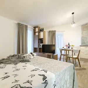  Apartment Petar In Old Part Of Town